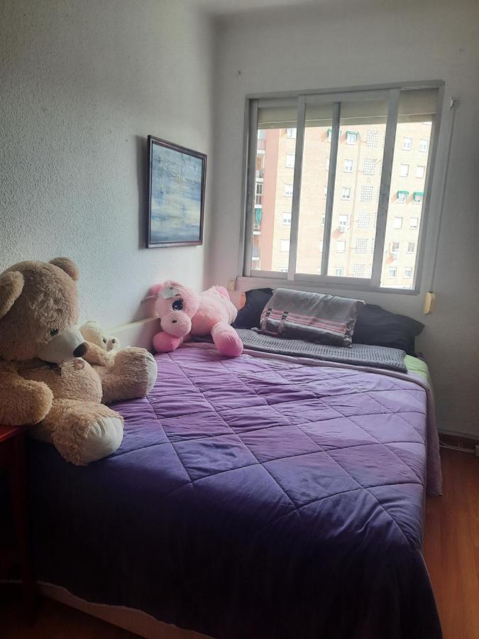 Una Habitacion Individual En Casa Familiar Dentro De Ciudad Patrimonio De La Humanidad อัลกาลาเดเอนาเรส ภายนอก รูปภาพ
