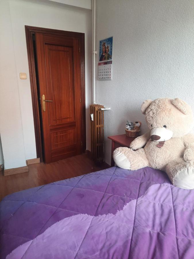 Una Habitacion Individual En Casa Familiar Dentro De Ciudad Patrimonio De La Humanidad อัลกาลาเดเอนาเรส ภายนอก รูปภาพ