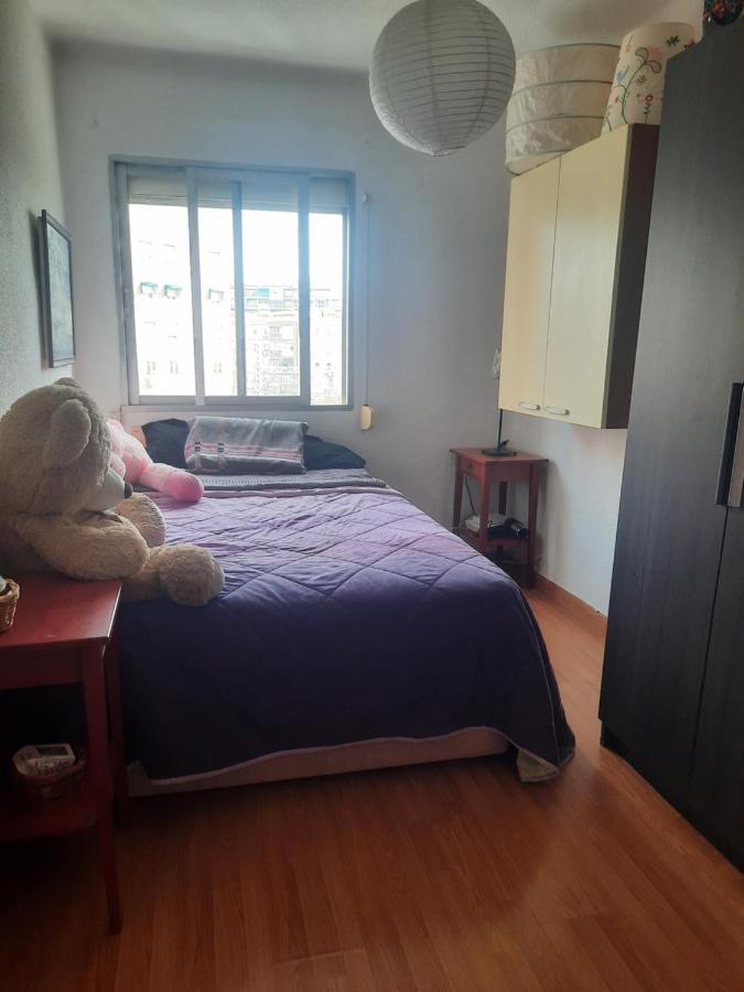 Una Habitacion Individual En Casa Familiar Dentro De Ciudad Patrimonio De La Humanidad อัลกาลาเดเอนาเรส ภายนอก รูปภาพ