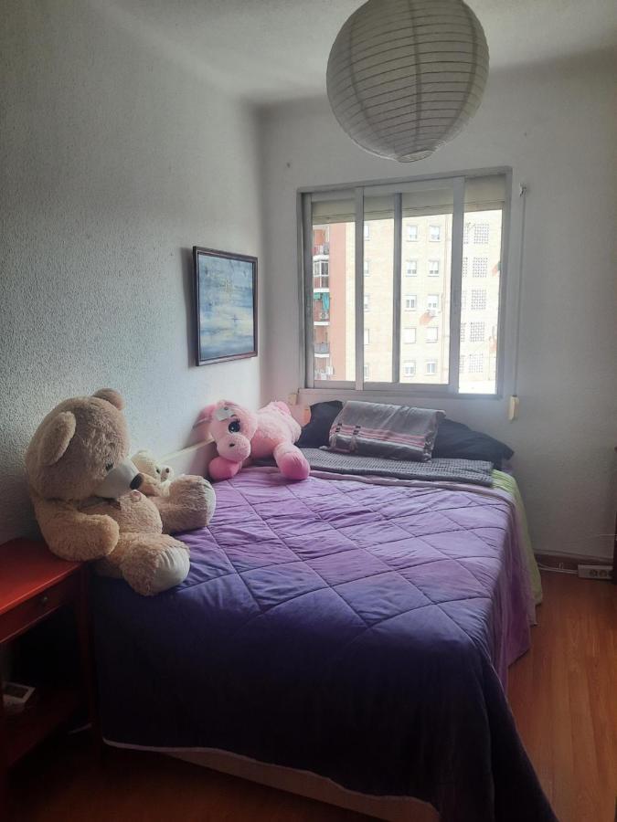 Una Habitacion Individual En Casa Familiar Dentro De Ciudad Patrimonio De La Humanidad อัลกาลาเดเอนาเรส ภายนอก รูปภาพ